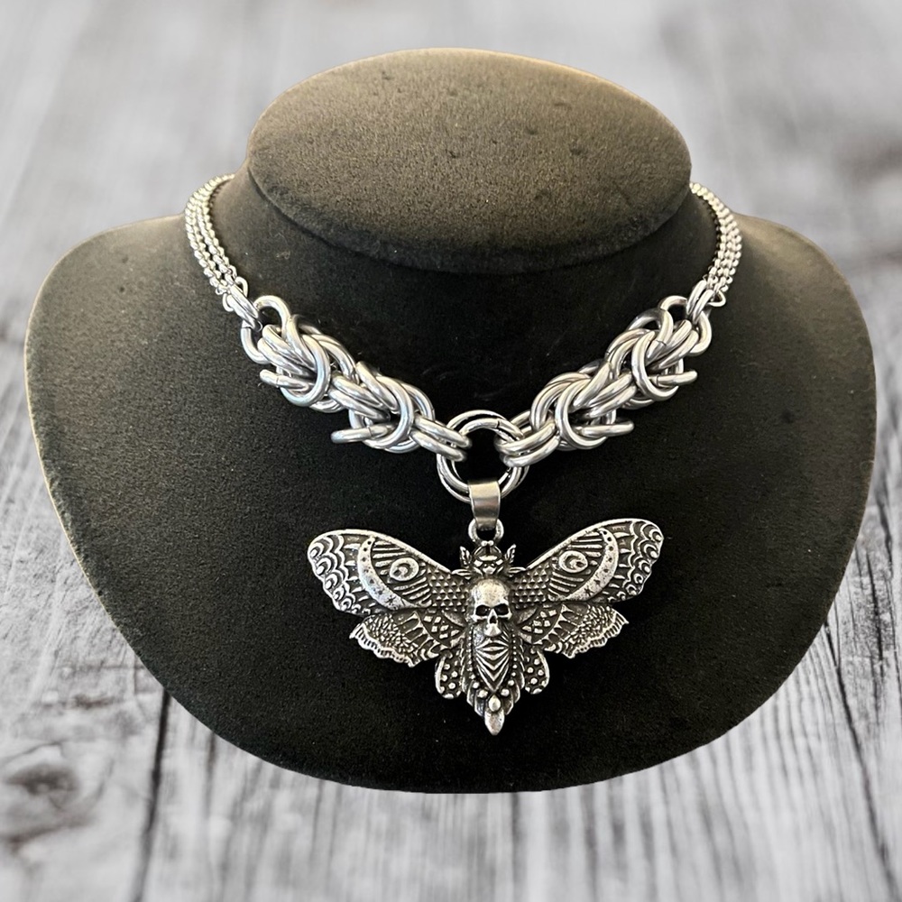 Handmade maille choker & moth skull moon design charm boho goth necklace